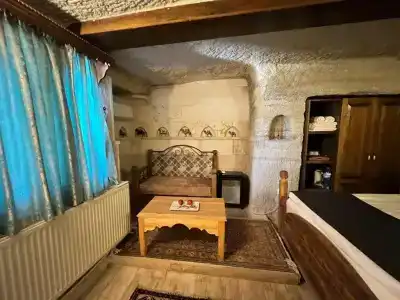 Local Cave House - 44