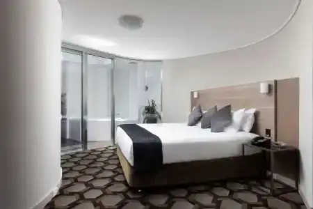 Rydges - 49