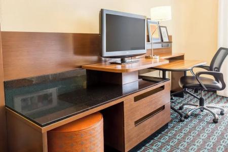Fairfield Inn & Suites - 35