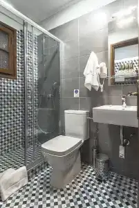 ApartAno - 81