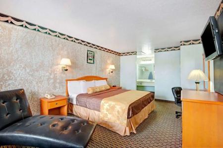 Travelodge By Wyndham San Antonio Lackland a f b - 48