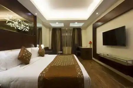 Golden Grand - 34