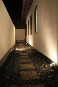 Naiharn Beach Villa - 11