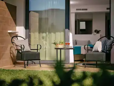 Cavo Orient Beach & Suites - 7