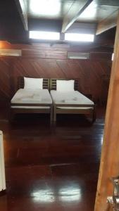 Ruean Mai Chai Khlong - 57