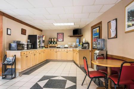 Quality Inn & Suites - 26