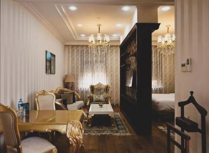 Royal Residence - 280
