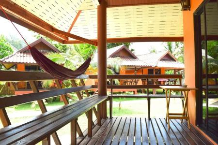 Lanta Pearl Beach Resort - 93