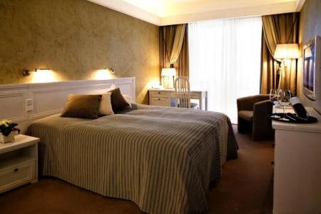 Residence & Club - 35
