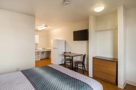 HomeTowne Studios by Red Roof Denver - Airport/Aurora - 4