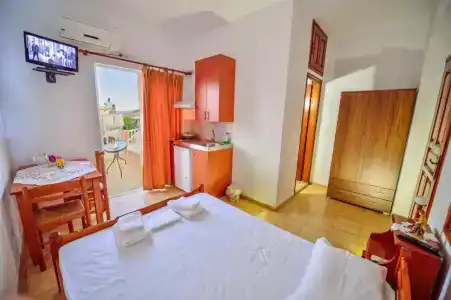 Eleni Guest House - 12
