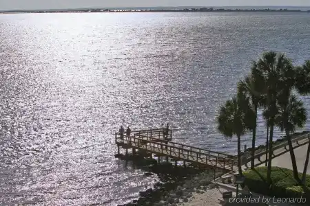 Sailport Waterfront Suites - 32