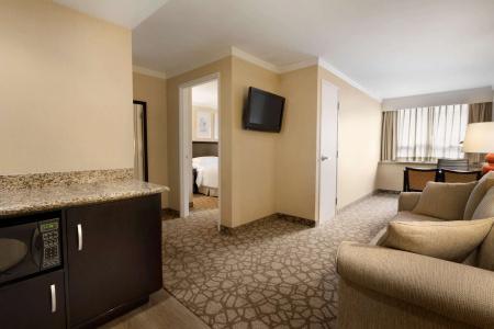 Embassy Suites Los Angeles - 1