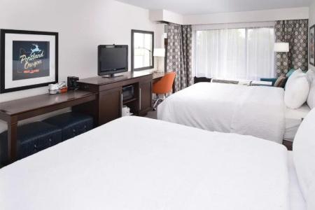 Hampton Inn Portland East - 68