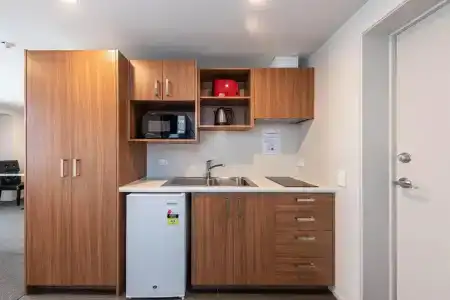 315 Riccarton - 83