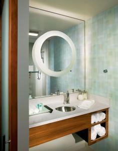 SpringHill Suites by Marriott - 15