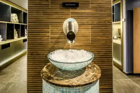 Crowne Plaza - Borjomi, An Ihg - 9