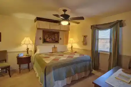 Blue Mountain Mist Country Inn - 133