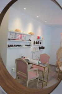 Alley Boutique and Spa - 15