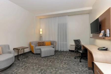 Courtyard by Marriott Savannah Airport - 37
