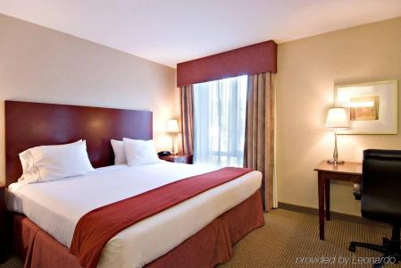 Holiday Inn Express and Suites, an IHG - 5