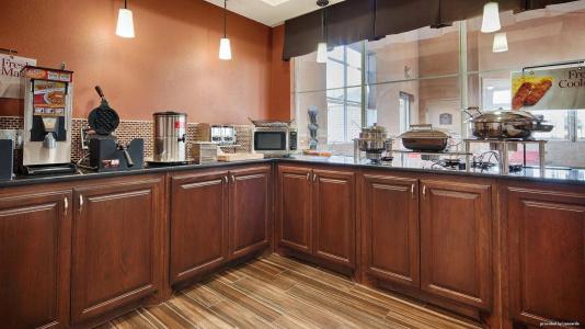 Best Western Plus Windsor Inn - 18