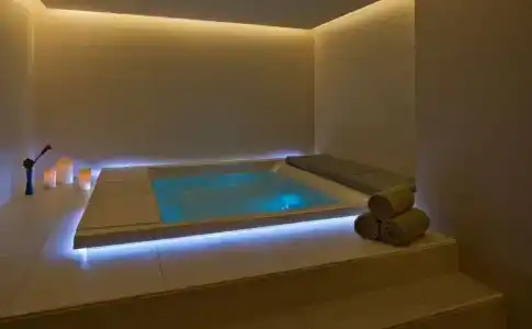 Fraser Suites West Bay - 29