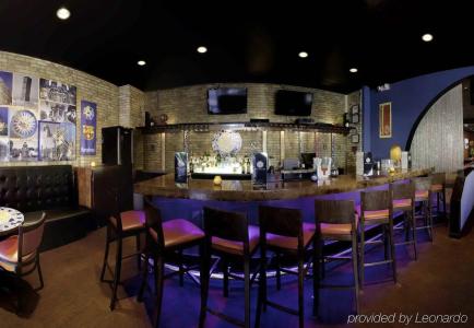 Riverwalk Plaza - 32