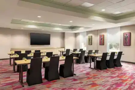 Home2 Suites by Hilton - 20