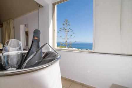 Antinea Suites & Spa - 40