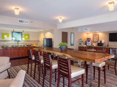Hilton Phoenix Airport - 27