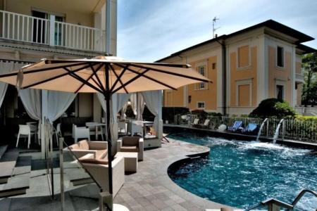 Le Rose Suite - 12