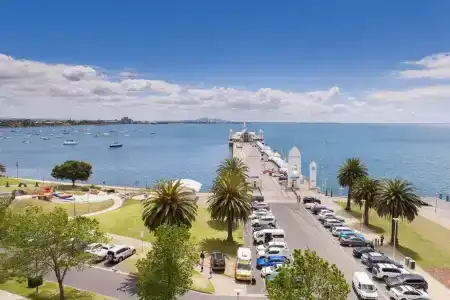 Bay City (Geelong) - 11