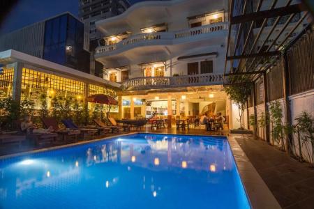 Poolside Villa - 16