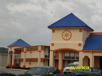 Rodeway Inn & Suites Southeast - 27