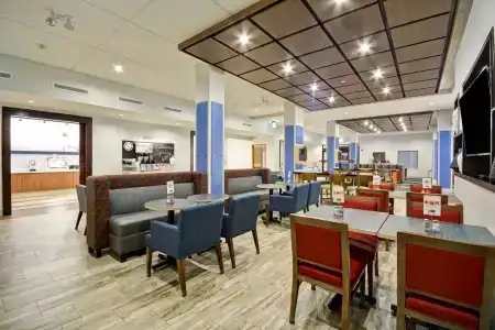 Holiday Inn Express -, An Ihg - 10