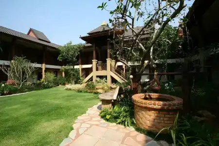 Mae Jo Golf & Spa - 18