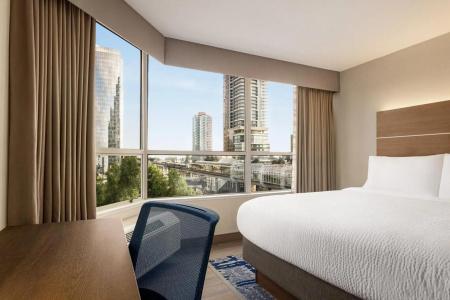 Holiday Inn Express Vancouver-Metrotown (Burnaby) - 29