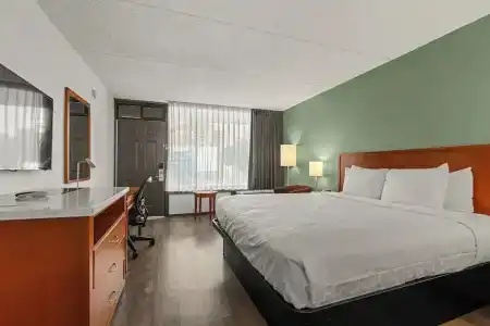 Vagabond Inn Executive Old Town - 21