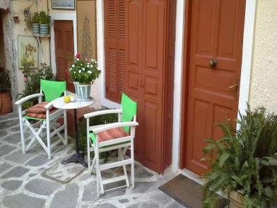Aeginitikon Arhontikon Stylish Boutique - 14