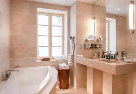 L'Hôtel - 134