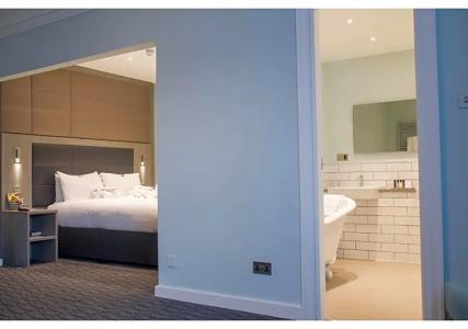 London Chigwell Prince Regent, BW Signature Collection - 81