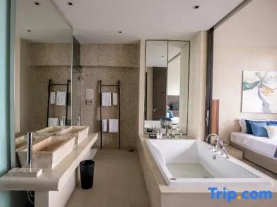 Veranda Pool Suite - 126