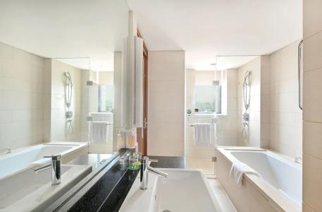Holiday Inn Qingdao City Center, An Ihg - 76
