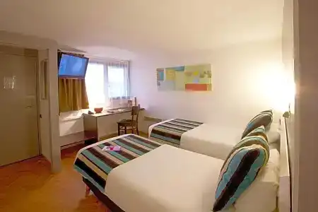 Sure by Best Western Biarritz Aeroport - 63