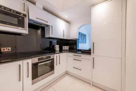 Queensgate Court - 165
