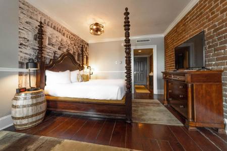 River Street Inn - 6
