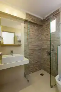 Trefon  and Family Suites - 112