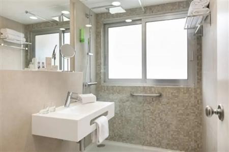 Best Western Mediterranee Menton - 10