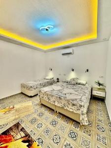 Rose Pension - 85